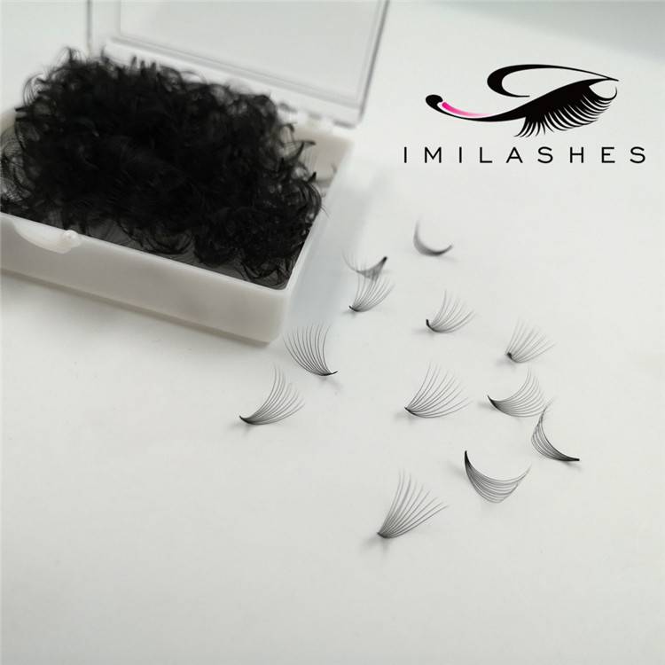 premade-mega-volume-lashes.jpg