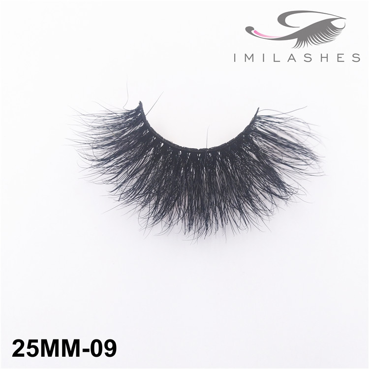 mink-fur-eyelash-extensions.jpg